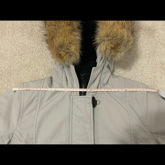 Canada Goose (resell) - Picture 7 of 8